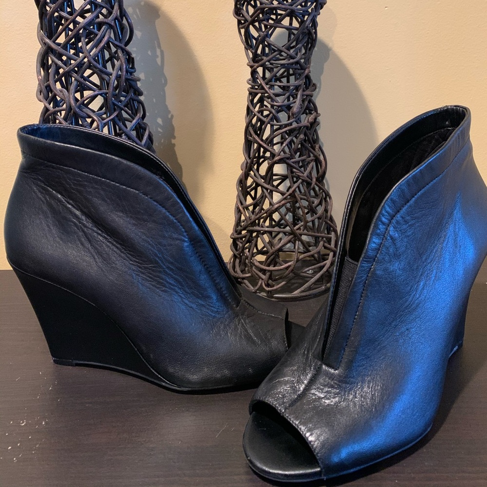 Jessica -Simpson-wedge-bootie-